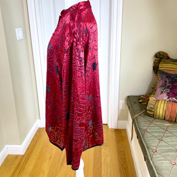 Chico’s Blouse Silk Blend Red Asian Style Buttonfront (3, XL) - Picture 2 of 7